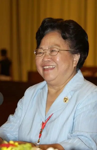 她是教育界的副国级女干部,也是计划生育的负责人,今已93岁