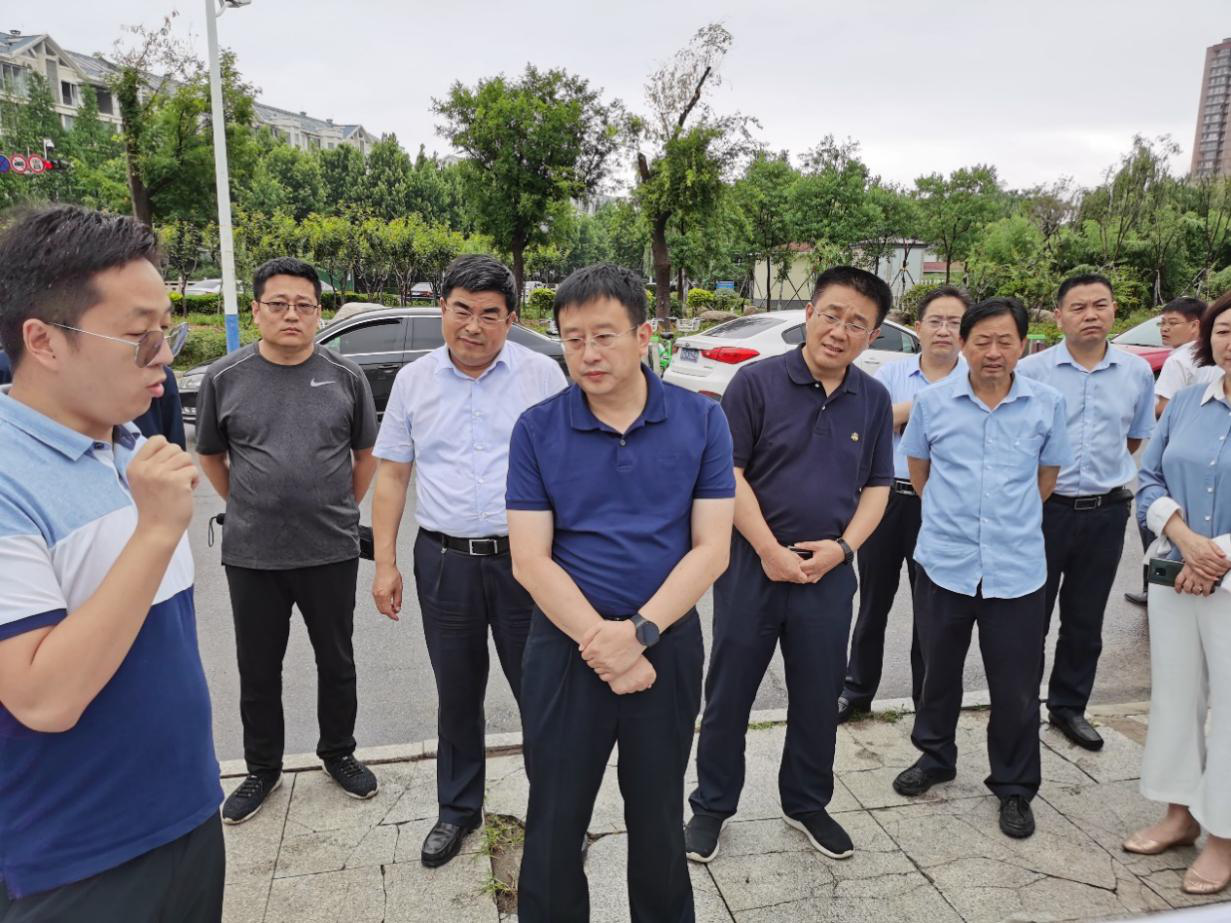 副市长常红军带队调研中心城区黑臭水体治理项目