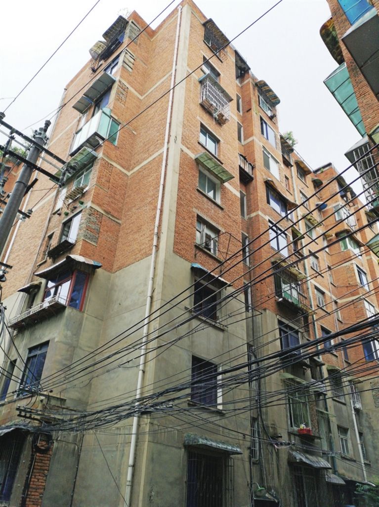 现在的精装高层住宅,将来的老旧贫民窟