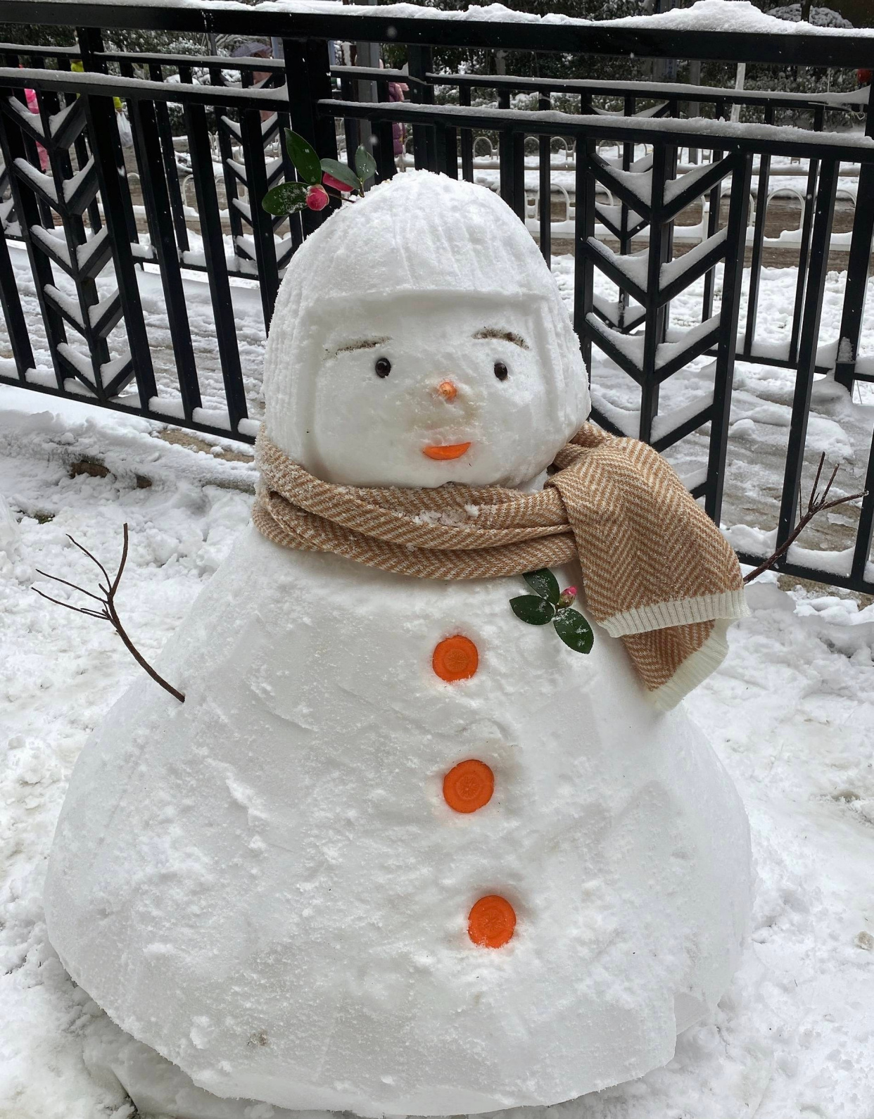 你堆的雪人怎么那么丑!高手说:堆雪人的诀窍是"随便堆"