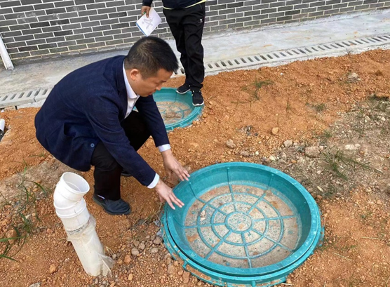 赣州瑞金市八一小学开展新学期开学前安全隐患大排查活动