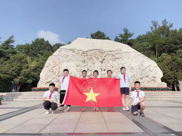 緬懷革命先烈 傳承紅色精神——合肥市倫先小學參觀蜀山烈士陵園