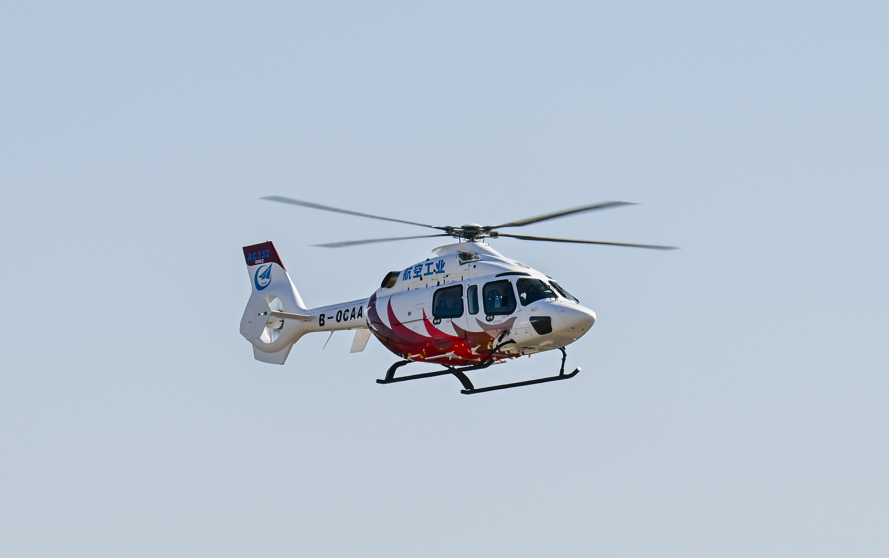 (新华全媒 )中国航空工业ac332直升机在天津全状态首飞