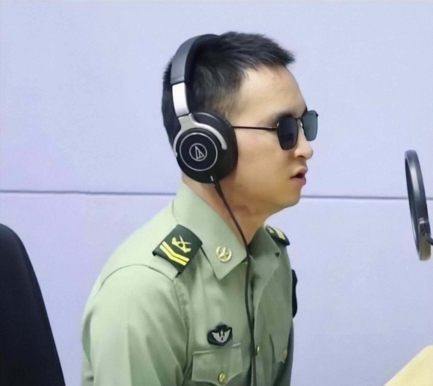 英雄战士杜富国"高升"!当兵11年,提前佩戴四级军士长军衔