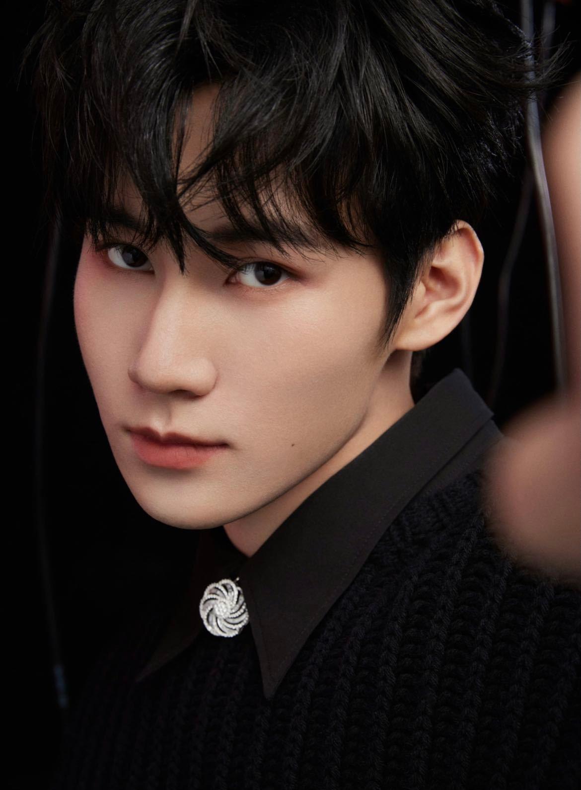 张真源爱心粉丝助力乡村教育振兴捐助爱心音乐教室