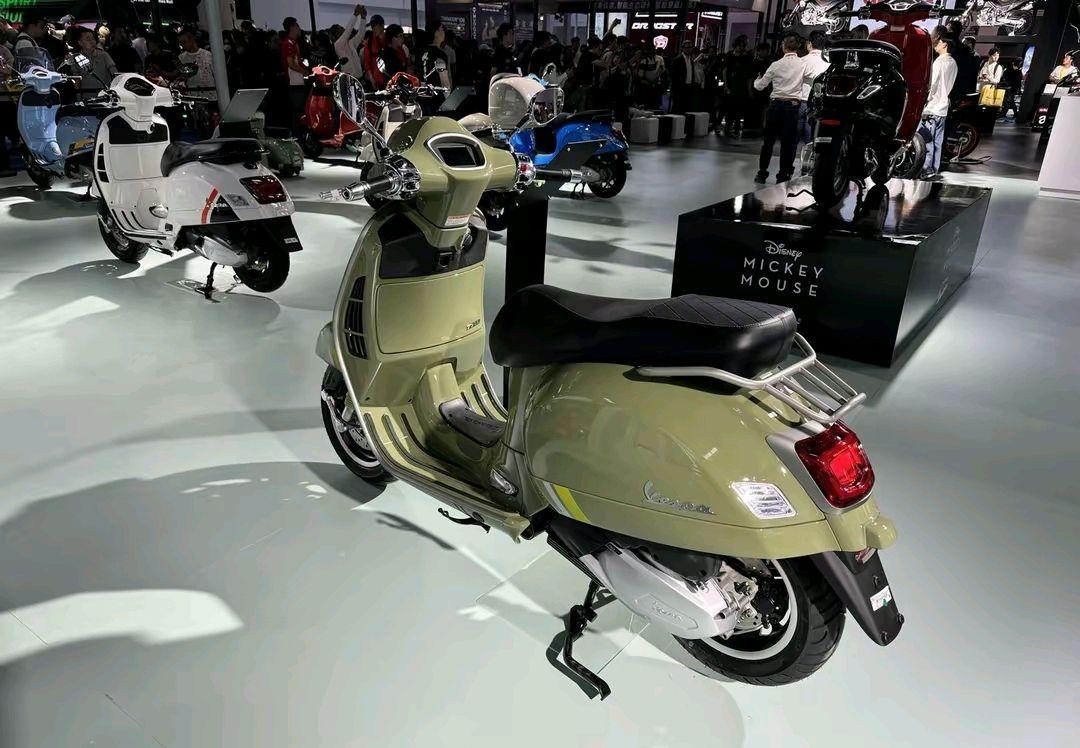vespa 2024款gts系列亮相2024北京摩托车展
