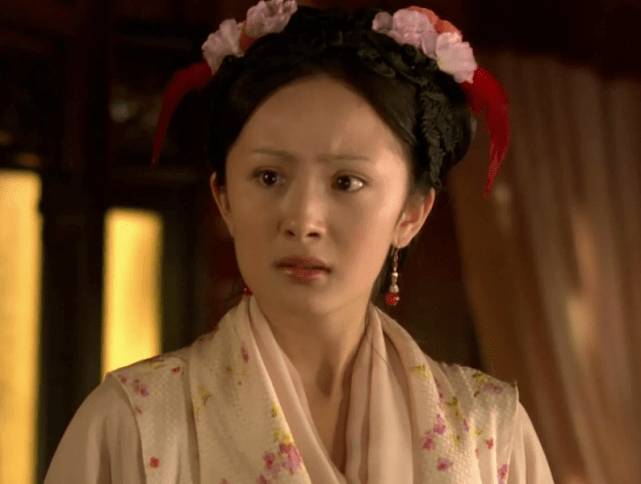 奇怪:杨幂在《新红楼梦》里扮演晴雯,为什么观众没有太多印象?