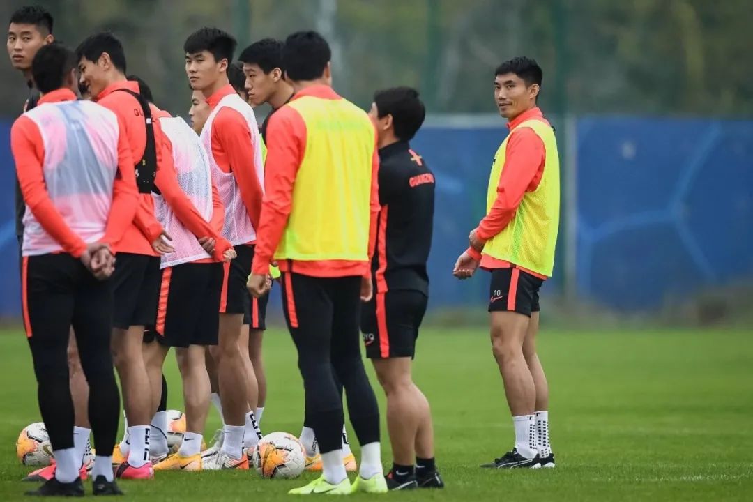 广州队全华班应对策略_中超广州队第二阶段赛程_中超广东四队三支很悬 广州队还在等老板决定