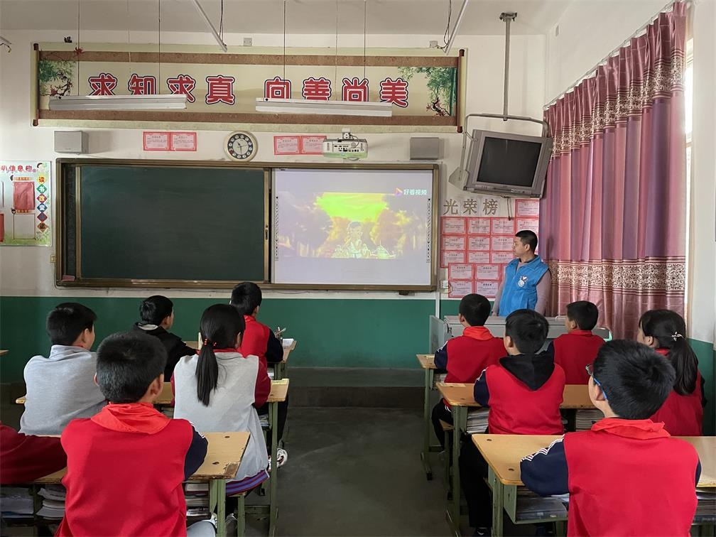 市公路局走进大峪二小开展少年宫活动