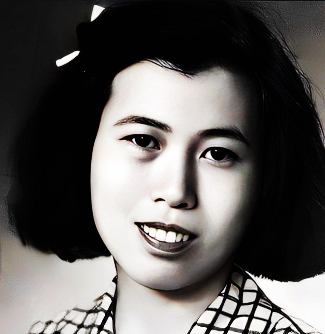 我相信无论什么年龄段,每个人都应该长得好看,成为人群中美