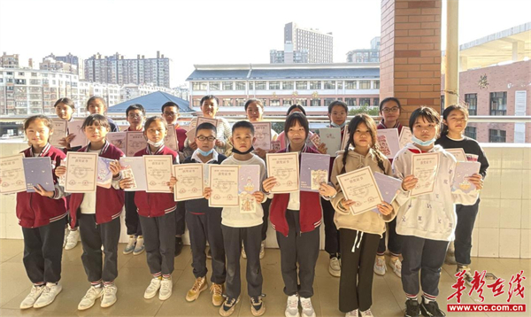 天易金霞小学开展英语配音秀活动