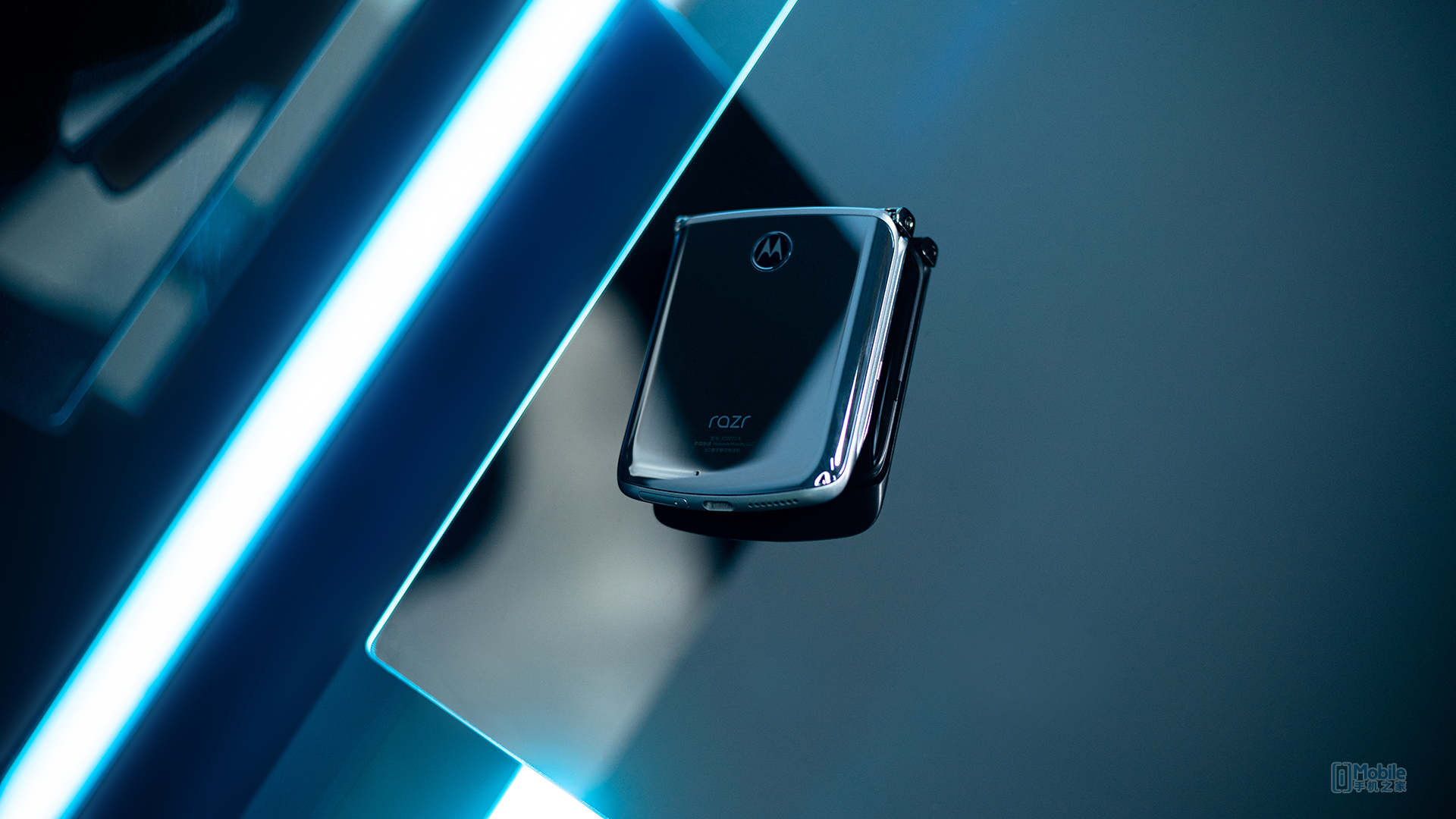 情怀不息 续写刀锋传奇:motorola razr刀锋5g图赏