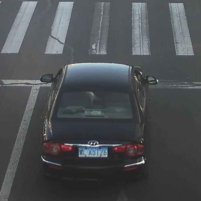你的车牌"模糊"吗 巴彦淖尔交警:该换牌照了