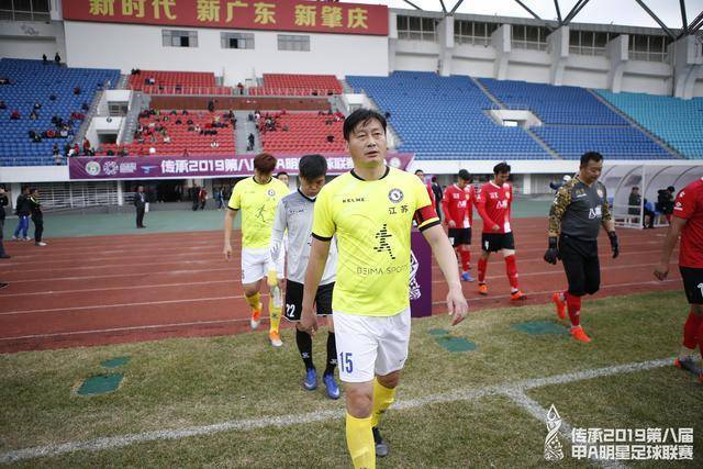 中冠赛场上演"江苏老友记"!江苏籍名帅唐京,汤波携手率队小组出线