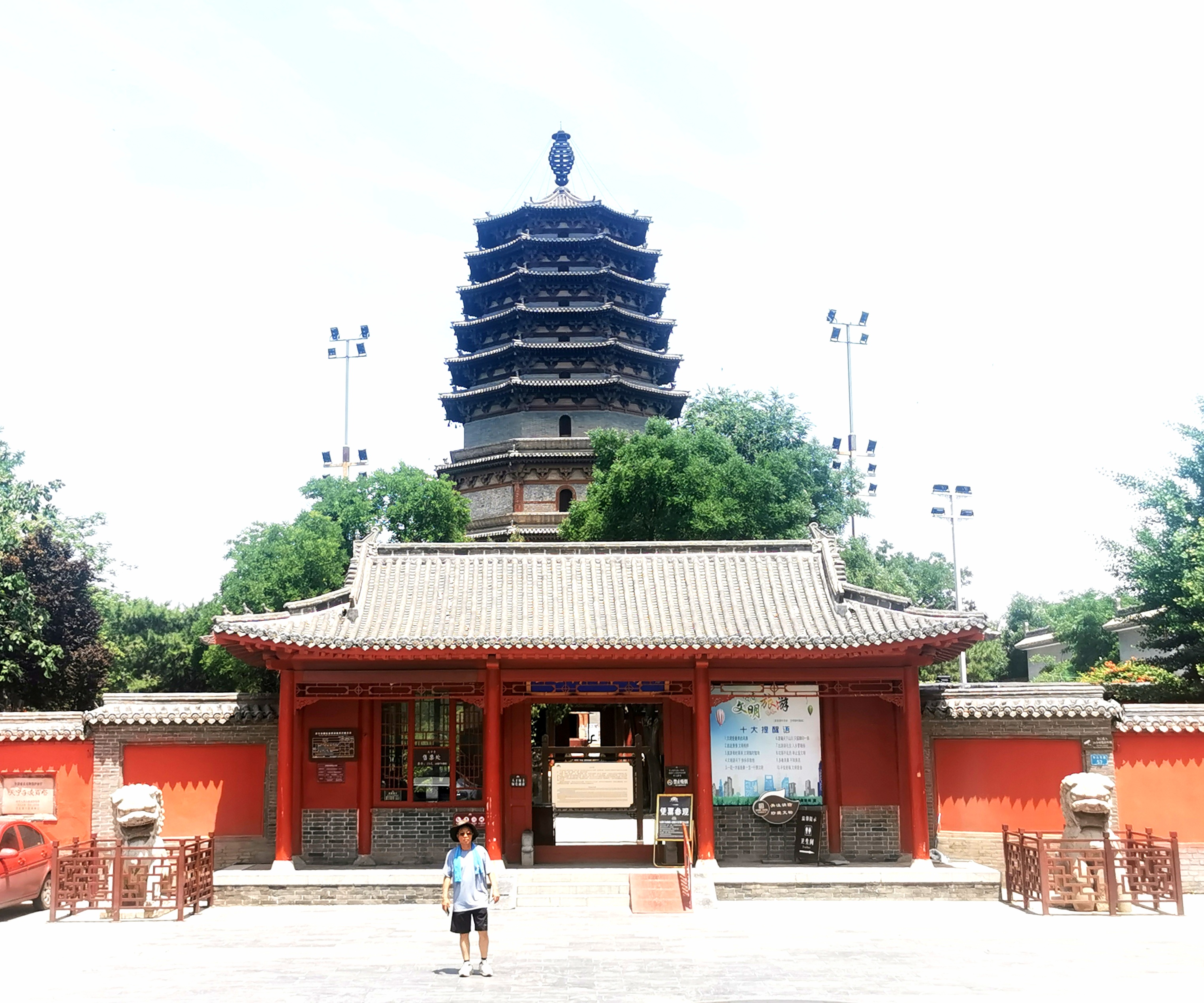 正定天宁寺凌霄塔,雕刻细腻,纹饰精美,因巍峨高崇而闻名
