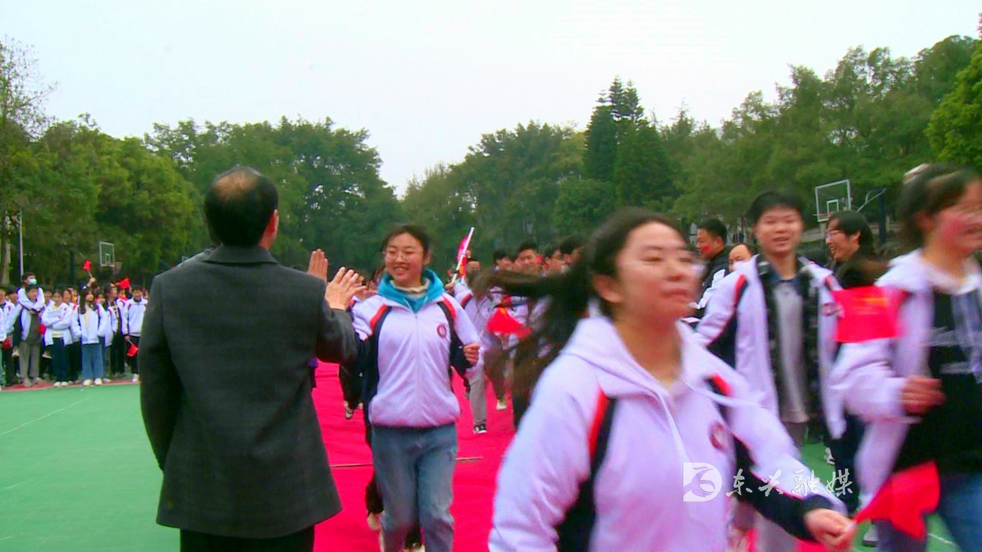 内江十二中:百日誓师吹响中高考冲锋号