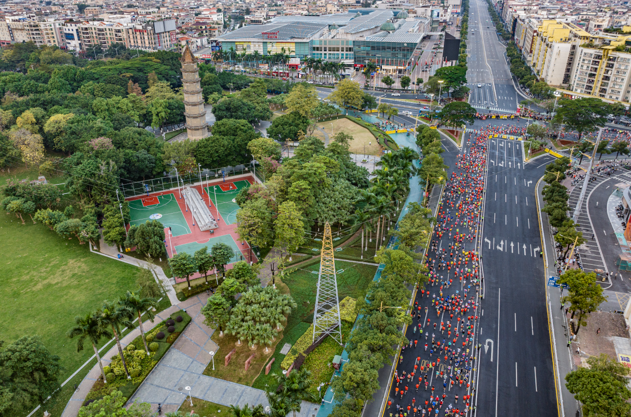 36年始终坚持!万和·2024顺德容桂环岛马拉松今天鸣枪起跑!