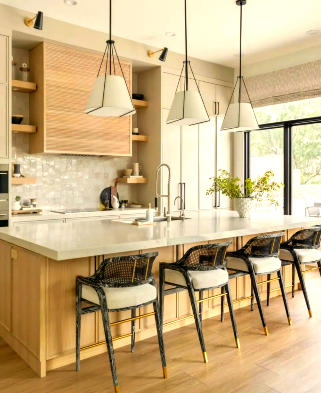 厨房中岛装修指南:这些人性化设计让你的厨房更高级,更便捷