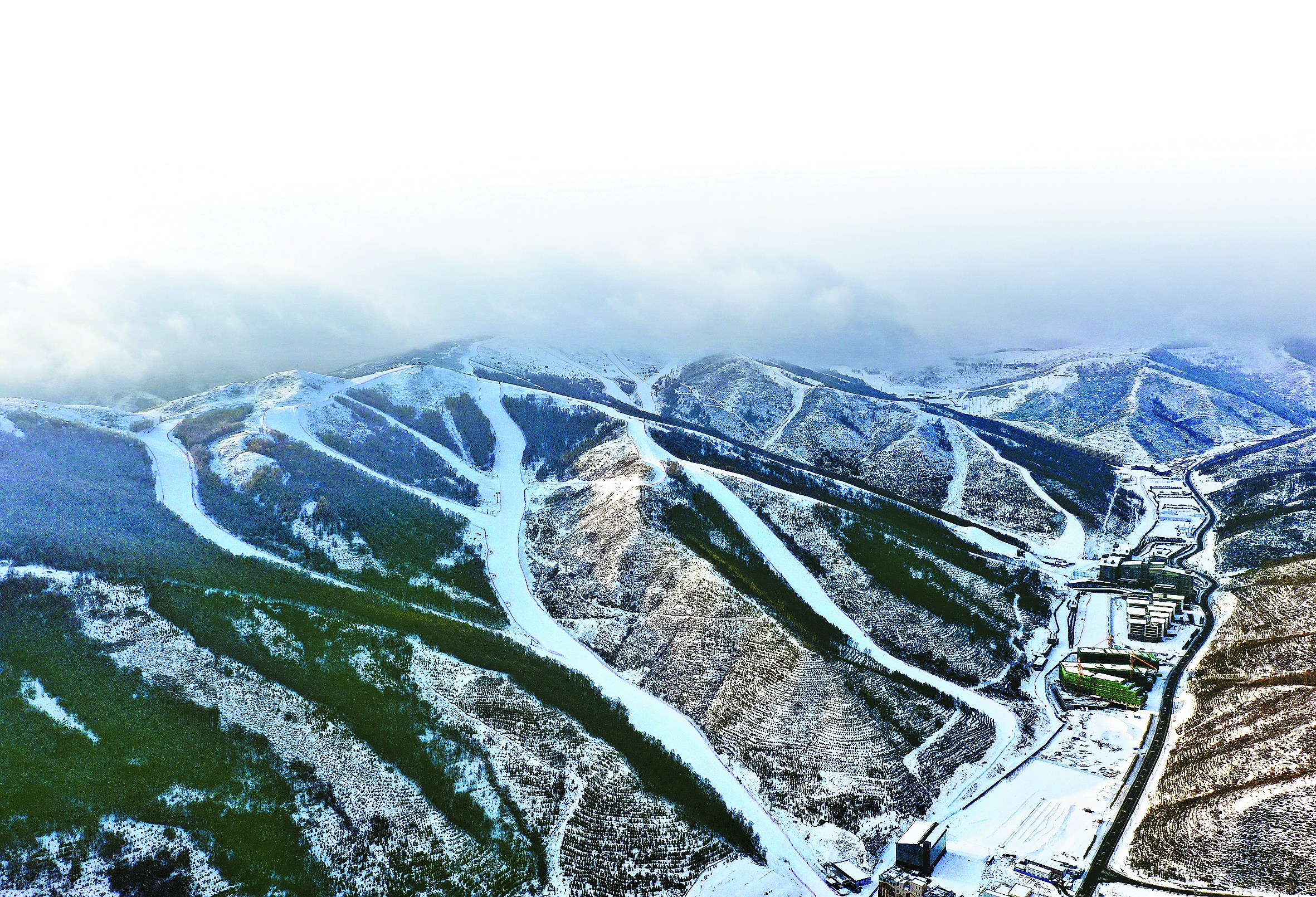 视觉中国 供图简约而不简单云顶滑雪公园是张家口赛区4个竞赛场馆之一