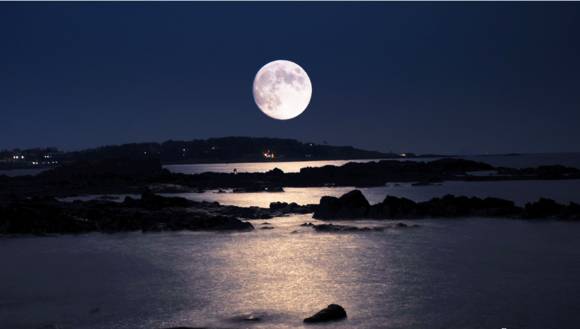 好词好句:张爱玲笔下的月亮(145)