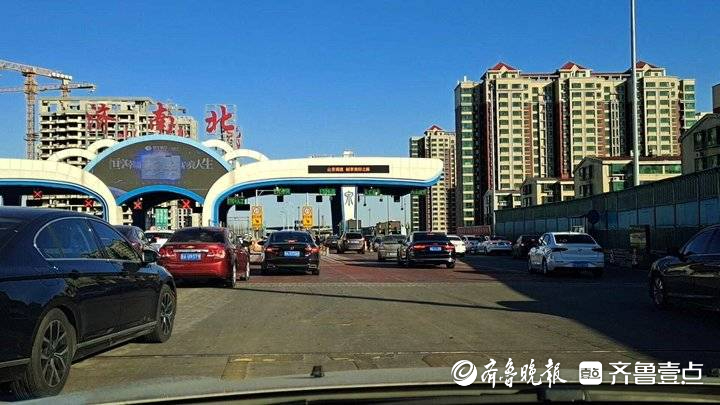 腊月二十九返程高峰,济青高速北线车流实拍