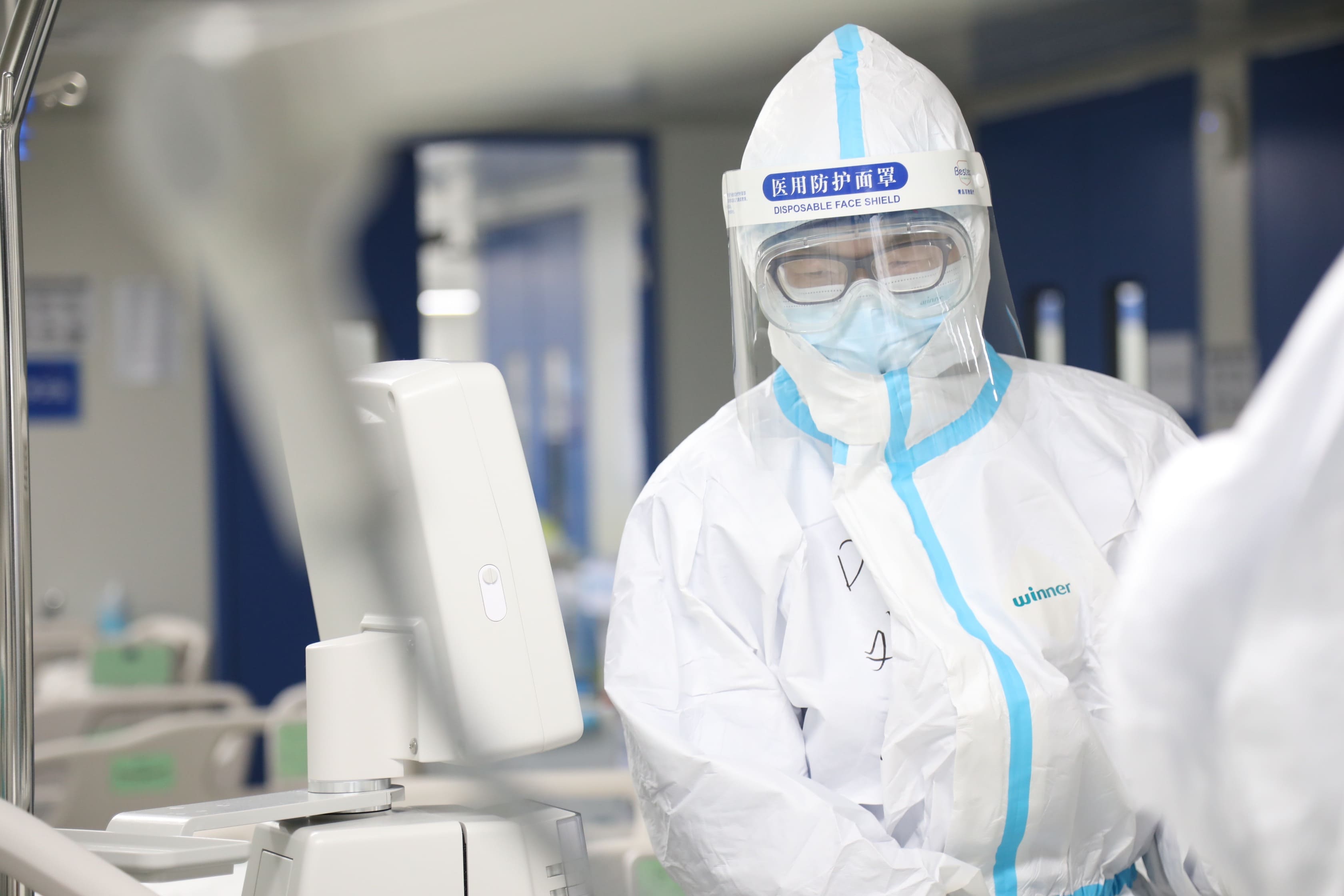 援鄂医疗队医生成"汉马选手":曾在雷神山医院支援45