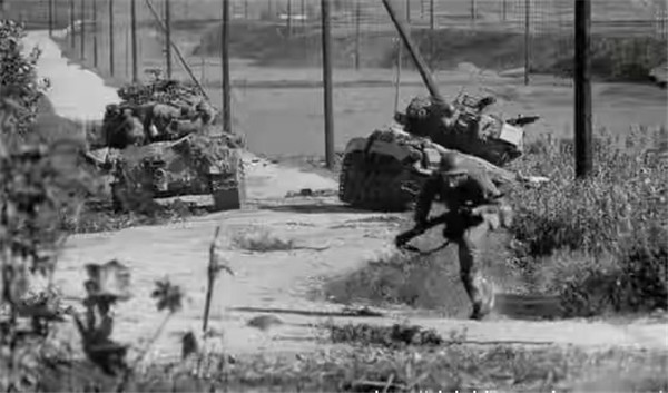 一级英雄谭炳云:3颗手雷炸毁美军3辆坦克,阻截敌军一个师8小时