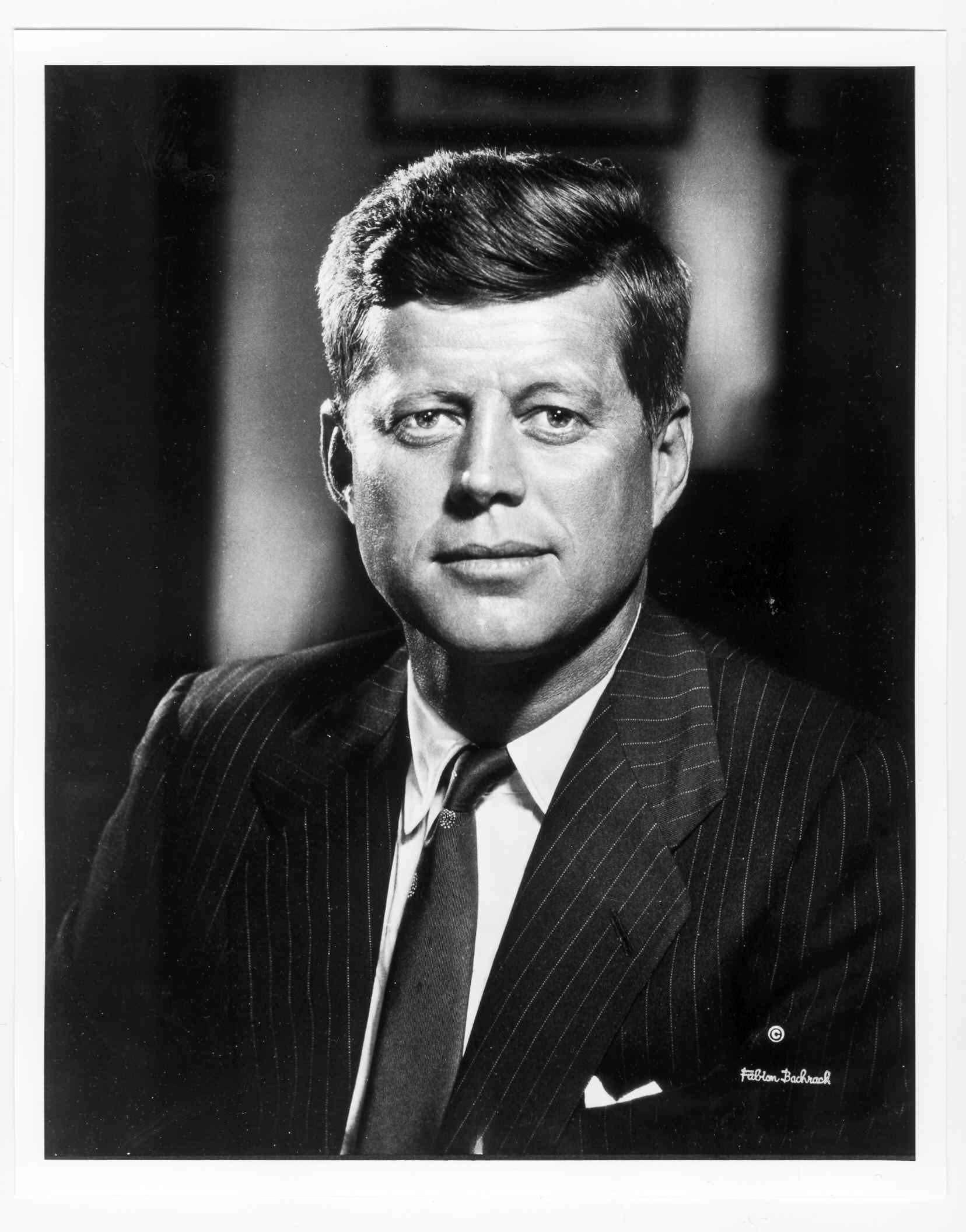 肯尼迪遇刺事件:美国历史上的黑暗一天与政治权力的机制