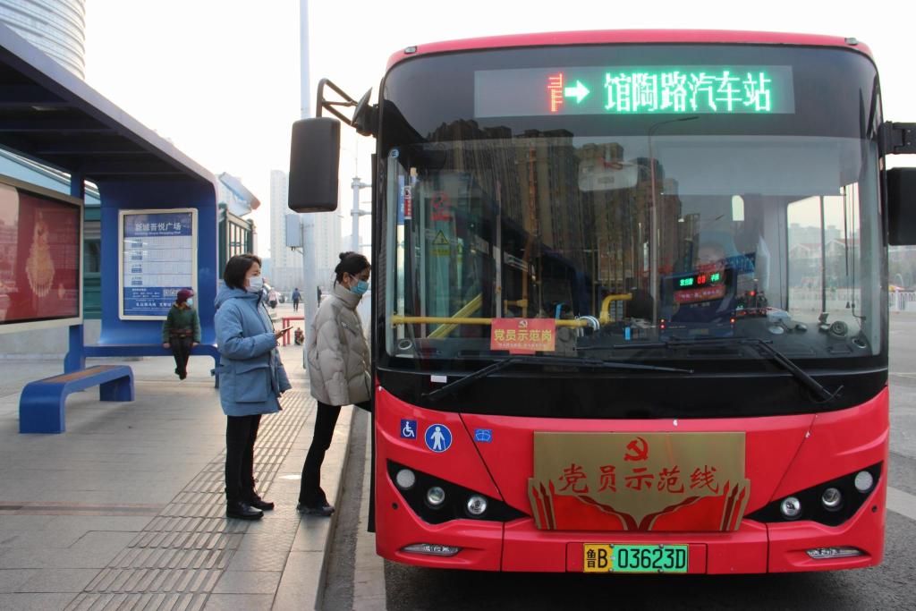 地铁1号线南段开通月余,接驳公交客流量最大增幅达13.6%