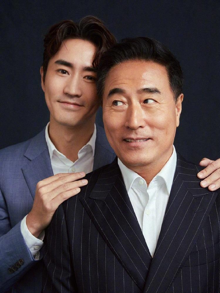 杨立新杨玏父子神仙写真,如父如子,惊艳复制!