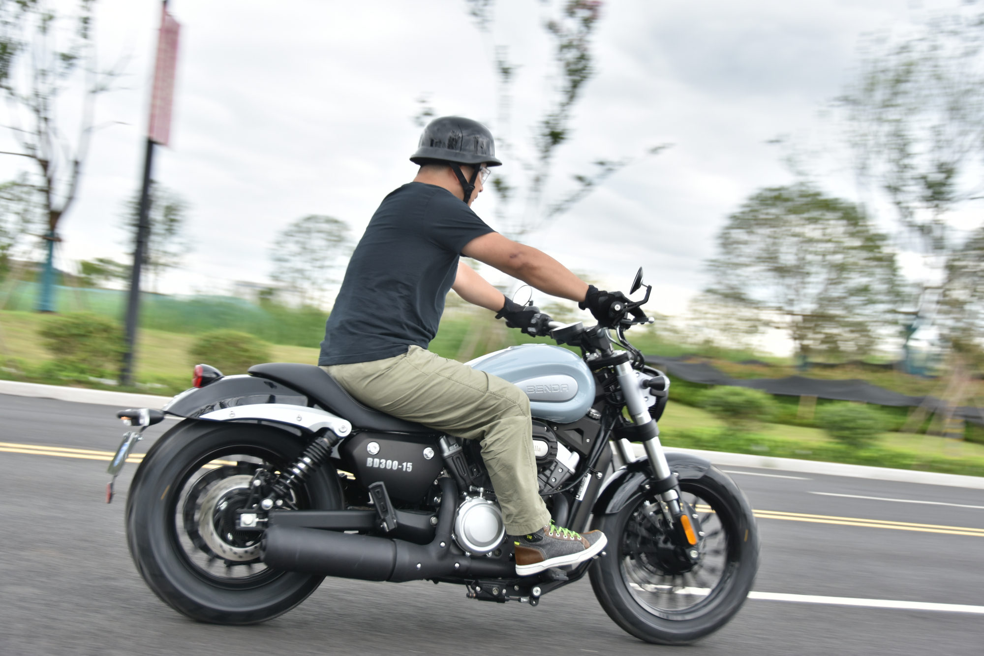 国产v缸太子奔达金吉拉300实地试驾的几点感受与评价