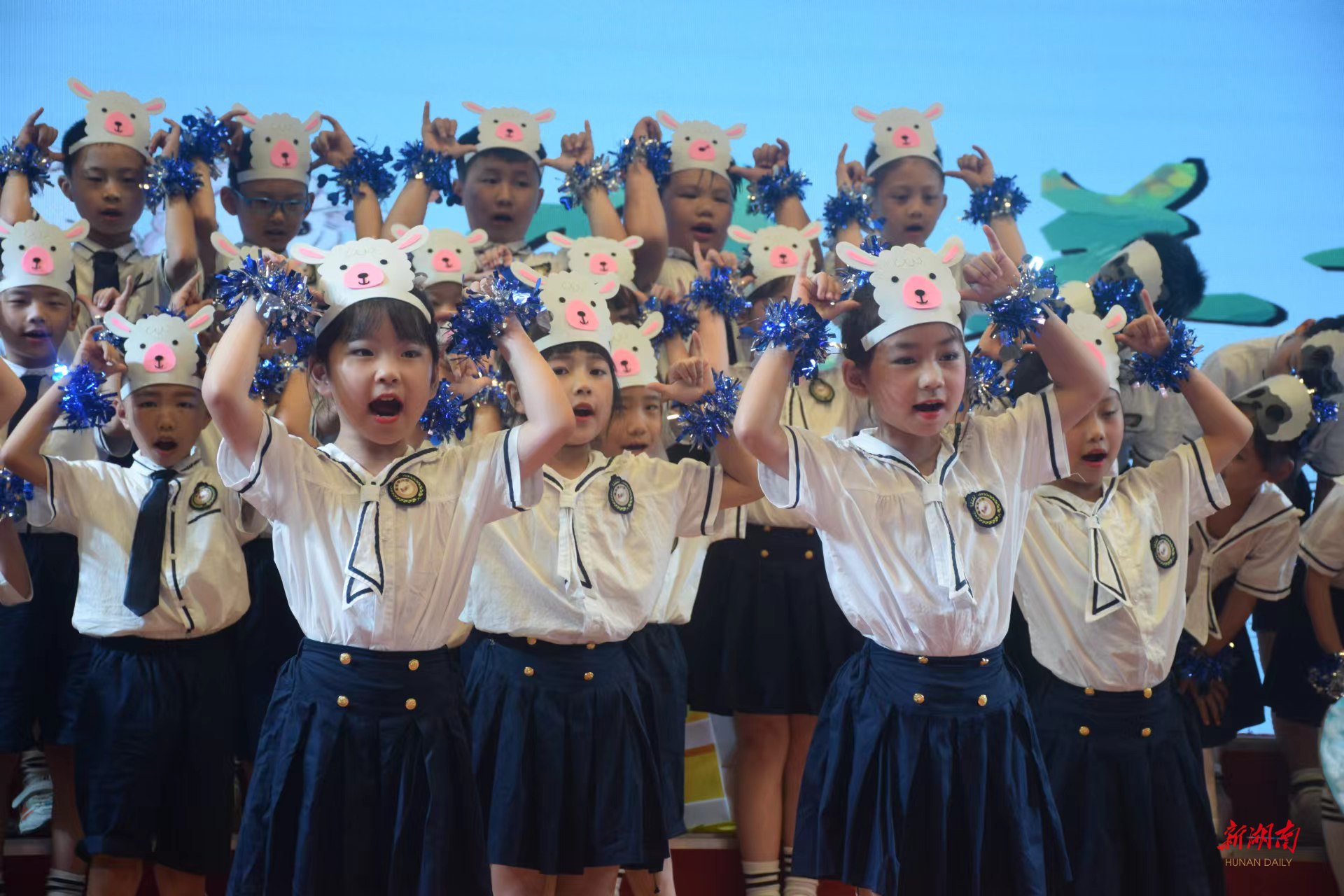 马王堆小学:学生变身小小歌唱家,最美歌声献给党