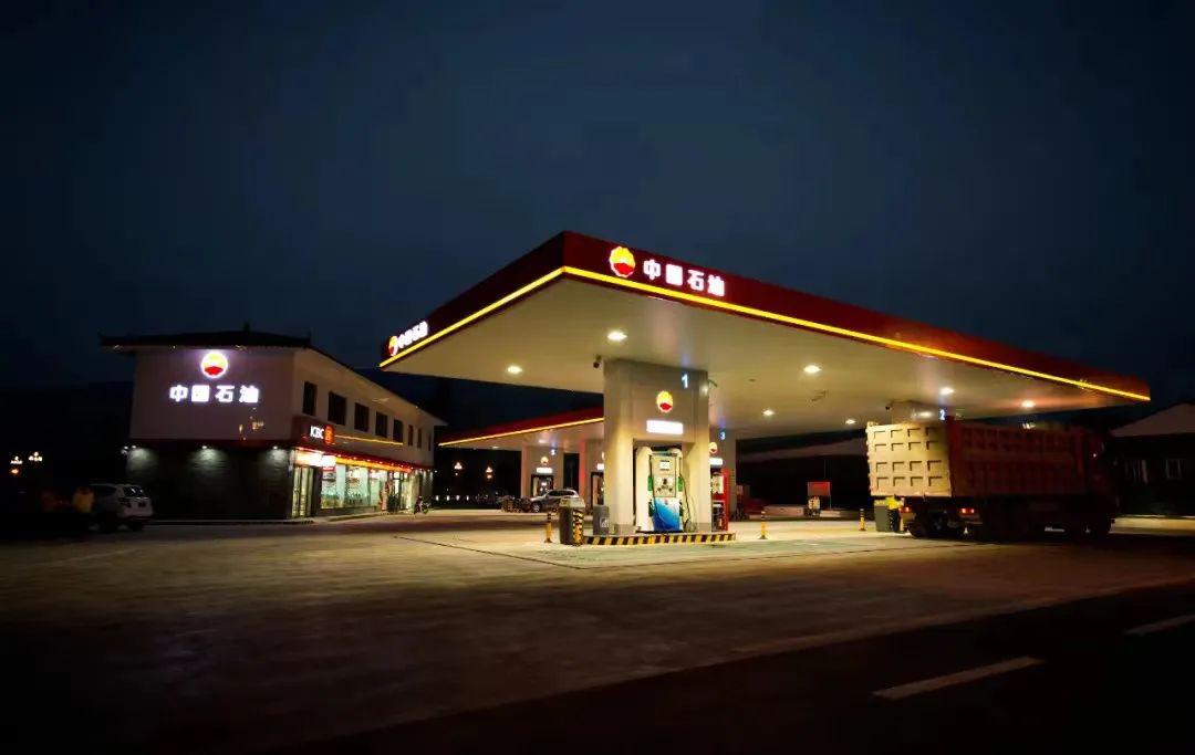 中石油加油站 全景图片