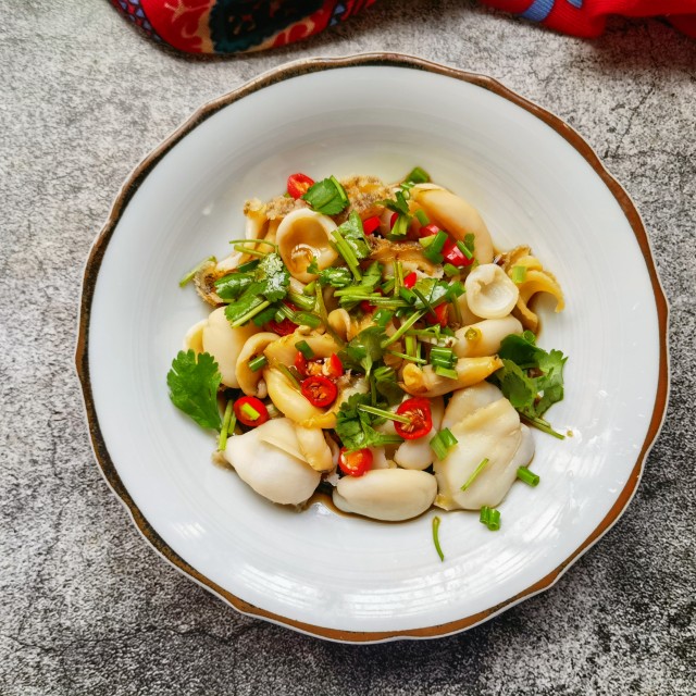 凉拌鲍鱼片,鲍鱼片鲜嫩,特别爽口