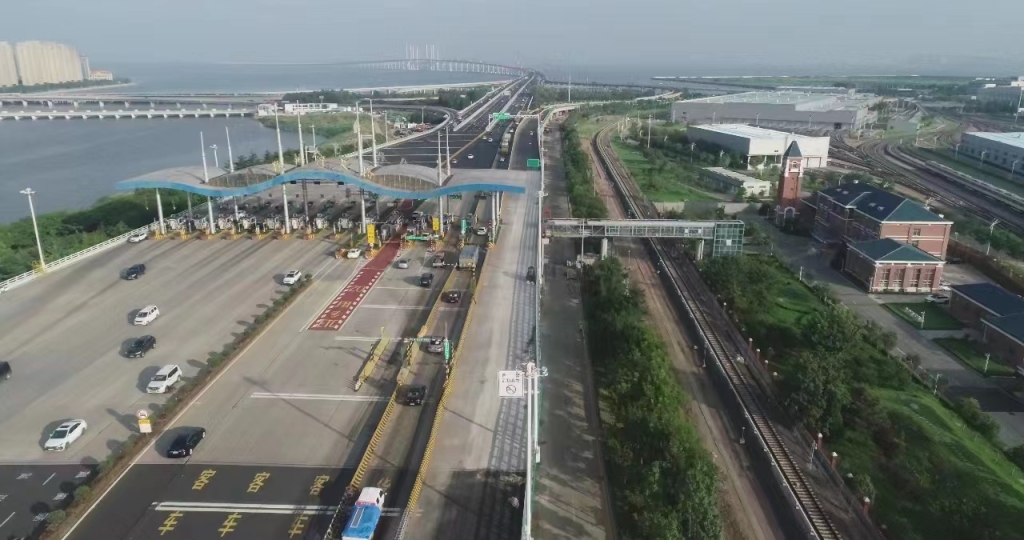 李村河互通立交g匝道桥梁即将通车