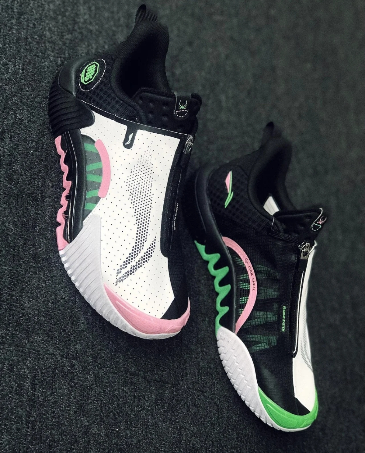 李宁反伍2代篮球鞋新版本曝光!一体式拉链设计,鸳鸯配色加持