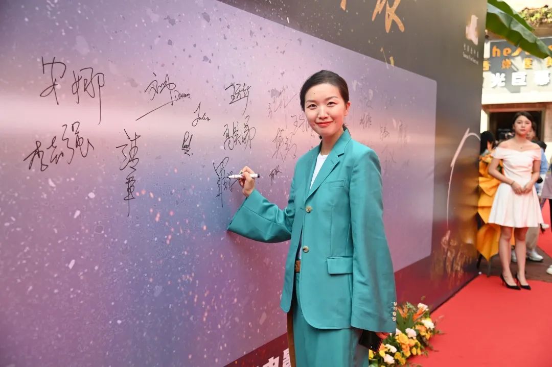 仪式在成都市峨眉电影制片厂隆重举行,四川电影电视学院党委副书记,副