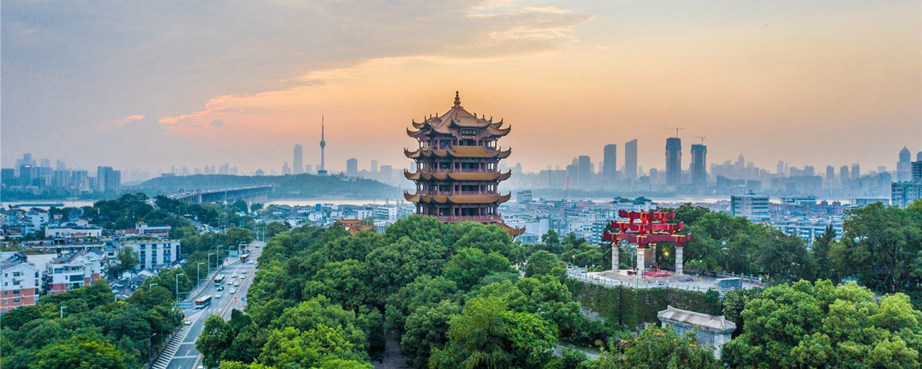 武汉一日游必去的景点?有凤娃古寨,武汉东湖,湖北省博物馆等等