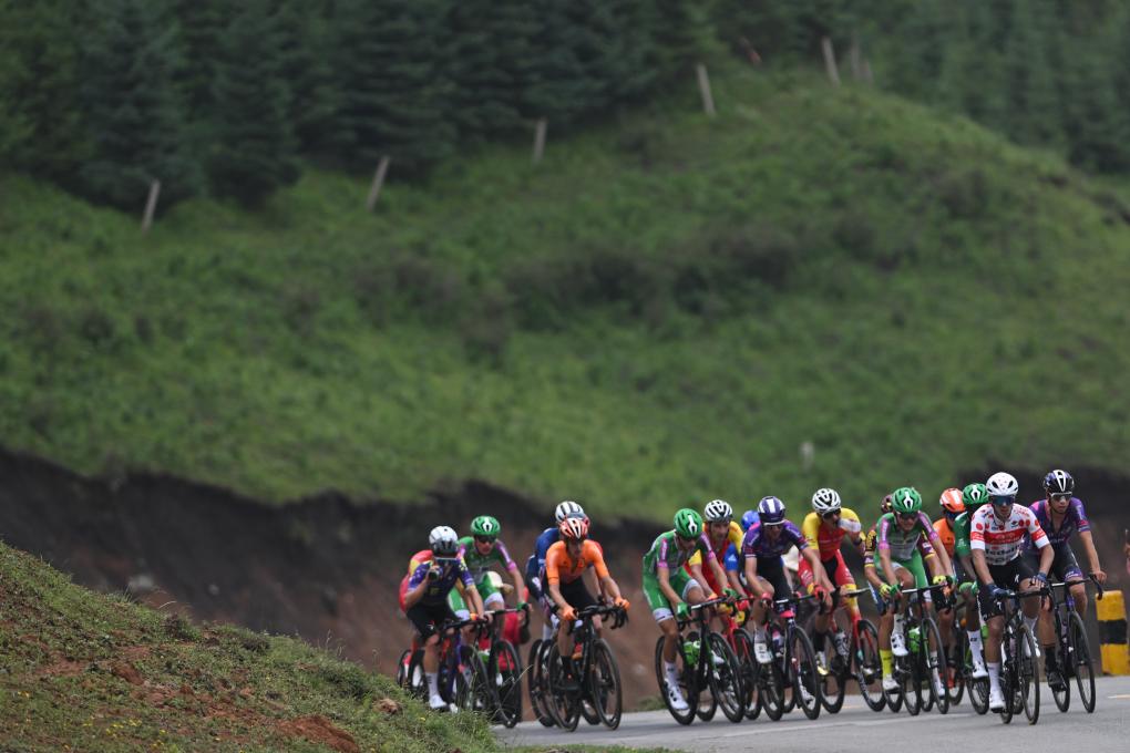 环湖赛进入第三赛段 中国车手吕先景保住蓝衫