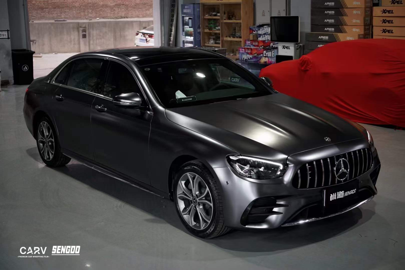 卡孚改色膜:奔驰e300改色电光深邃灰