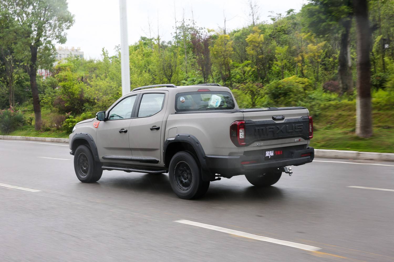 动力澎湃的硬核越野皮卡,试驾上汽大通星际·牛魔王