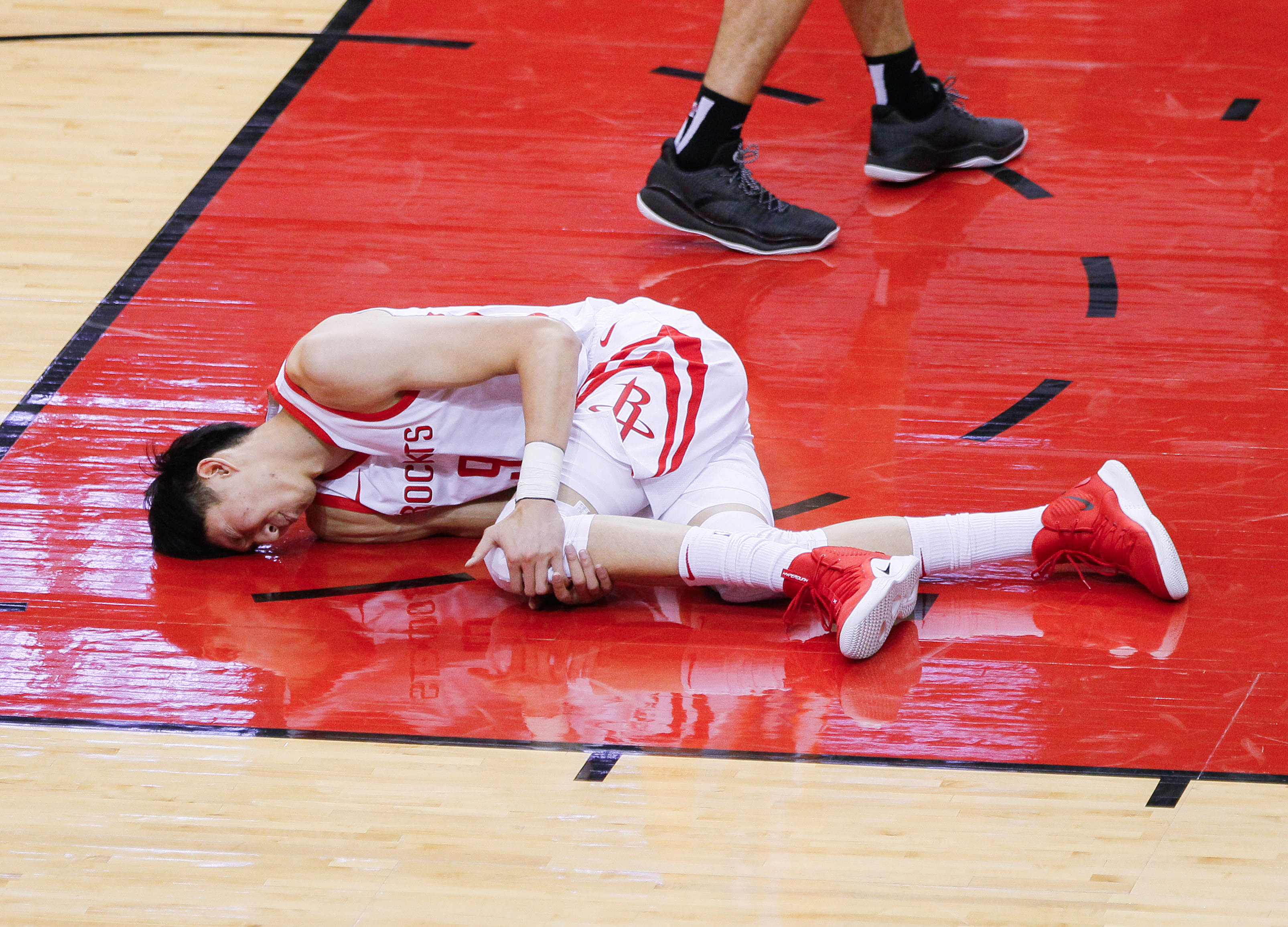 颜值天花板变铁血舵手?杨鸣的秘诀能让北京首钢绝地翻盘吗