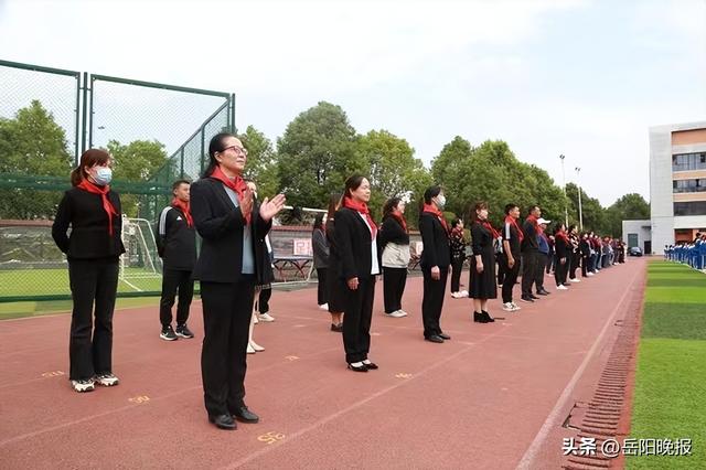 平江新城学校:红领巾逐梦 争章好少年