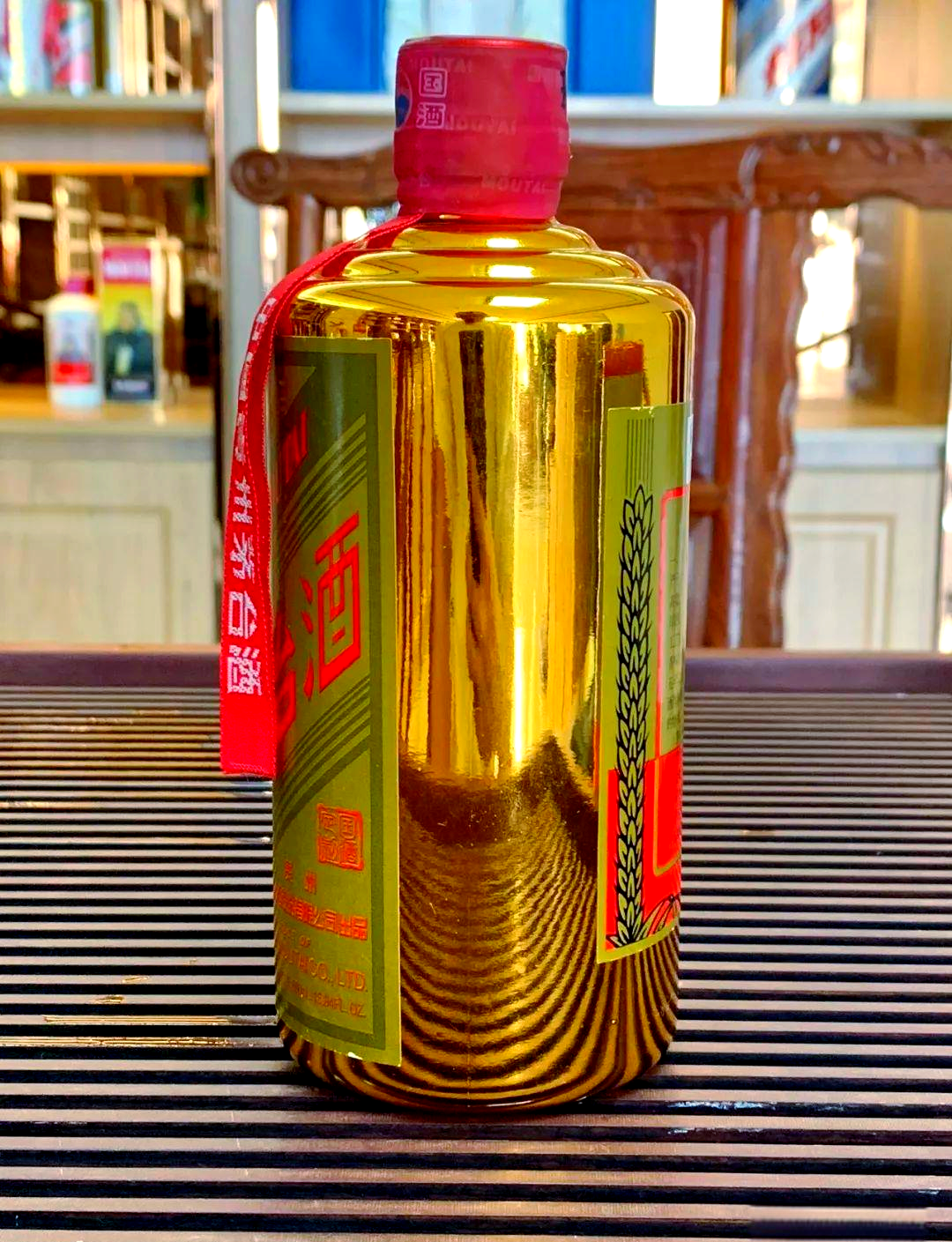 贵州茅台酒的奢华之作,土豪金版本为何如此抢手