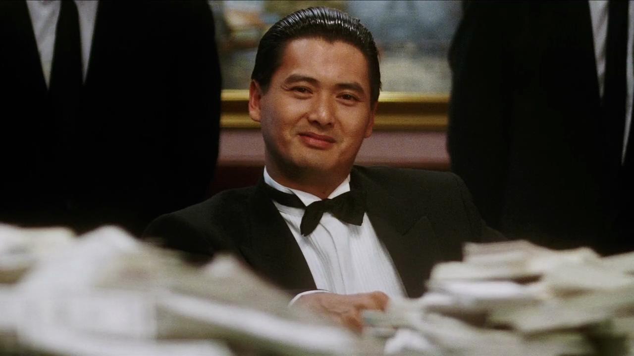 周润发回归生活,影帝变路人,但他吃巧克力的动作依旧经典!