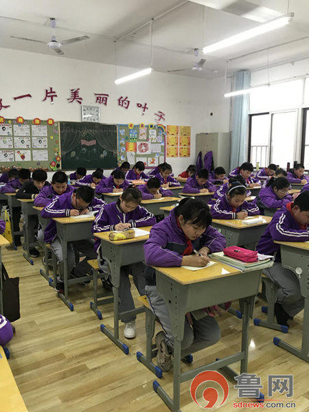 青岛胶州振华教育集团一校区举行三科联动书写比赛