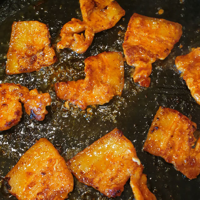 电饼铛烤肉,用生菜包裹入口,香而不腻