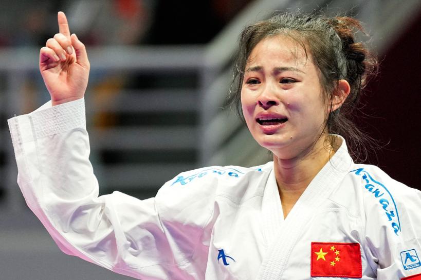 龚莉洒泪致谢团队:冠军熠熠生辉,幕后英雄光芒万丈