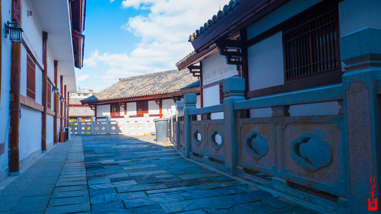 九华阁巷,赣州古城仅九户门楼的迷你小巷,因巷中藏一古阁而得名