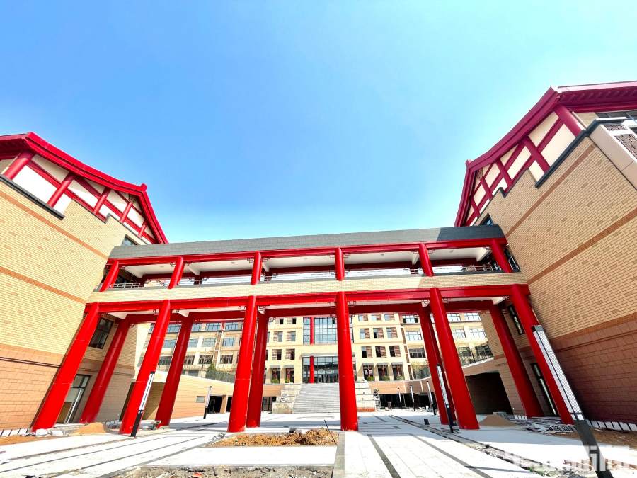 古韵中国风 现代时尚范!青岛实验初中(李沧校区)揭面纱